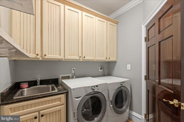 8813 OAK LEAF DR, Alexandria, VA 22309