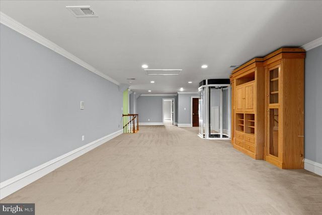 8813 OAK LEAF DR, Alexandria, VA 22309