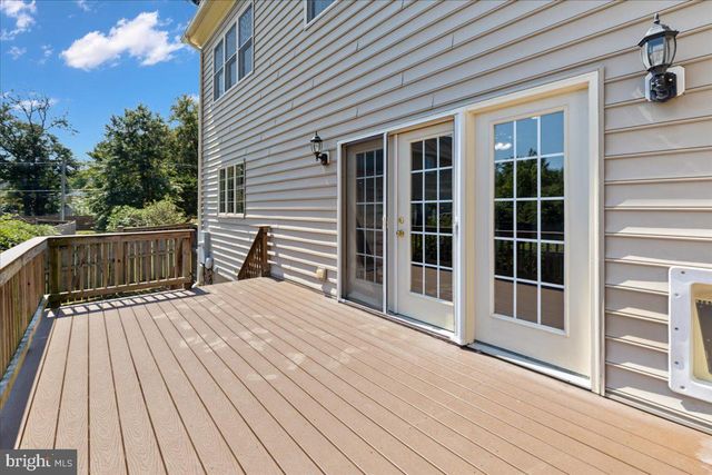 8813 OAK LEAF DR, Alexandria, VA 22309