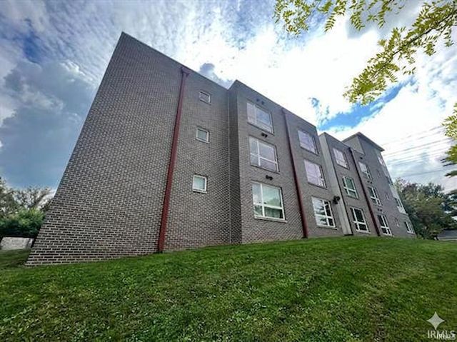 604 N Smith Road, Bloomington, IN 47408
