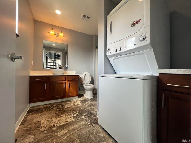 604 N Smith Road, Bloomington, IN 47408