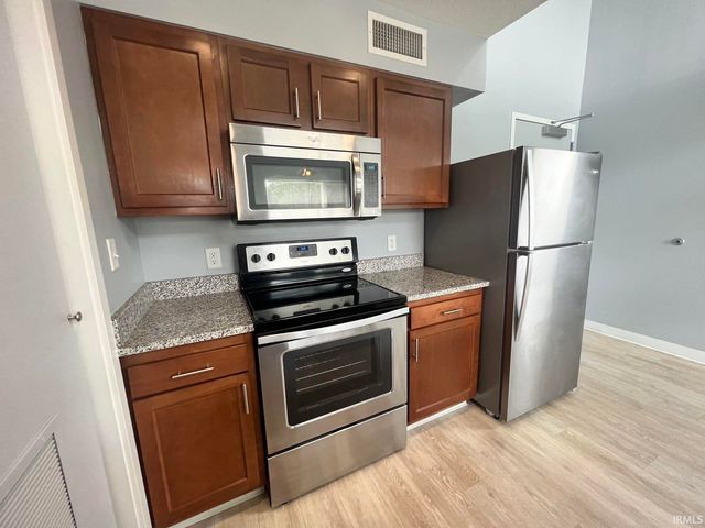 604 N Smith Road, Bloomington, IN 47408