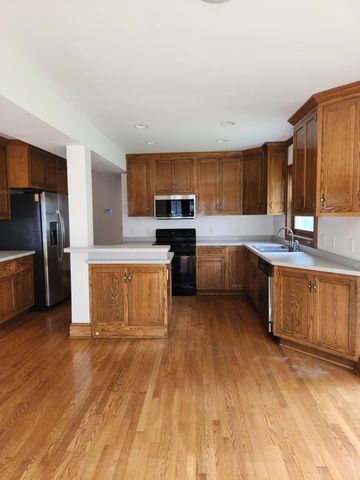 1434 Hythe Street, Saint Paul, MN 55108