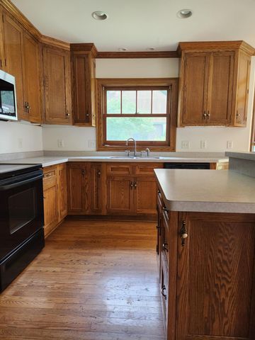1434 Hythe Street, Saint Paul, MN 55108