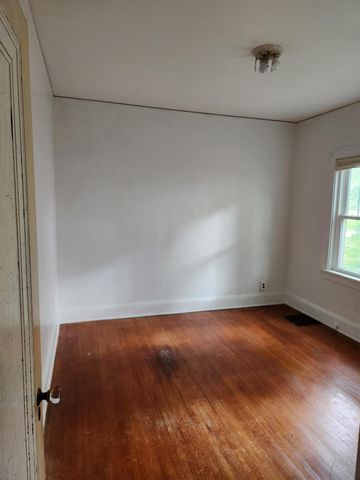 1434 Hythe Street, Saint Paul, MN 55108