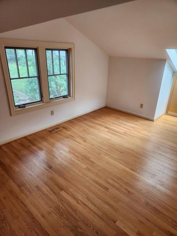 1434 Hythe Street, Saint Paul, MN 55108