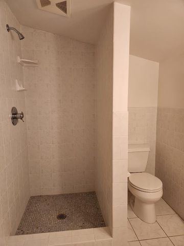 1434 Hythe Street, Saint Paul, MN 55108