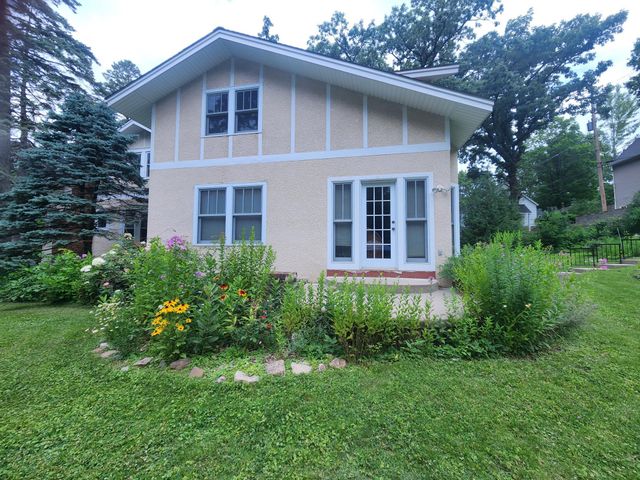 1434 Hythe Street, Saint Paul, MN 55108