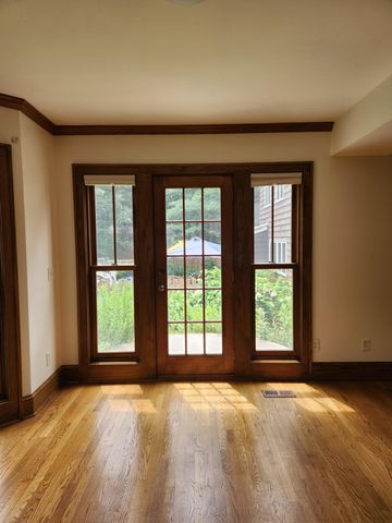 1434 Hythe Street, Saint Paul, MN 55108