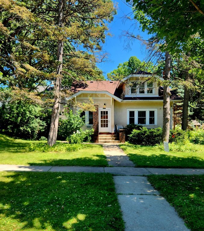 1434 Hythe Street, Saint Paul, MN 55108