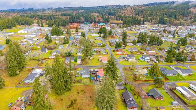 408 W Eagle Avenue, Oakville, WA 98568