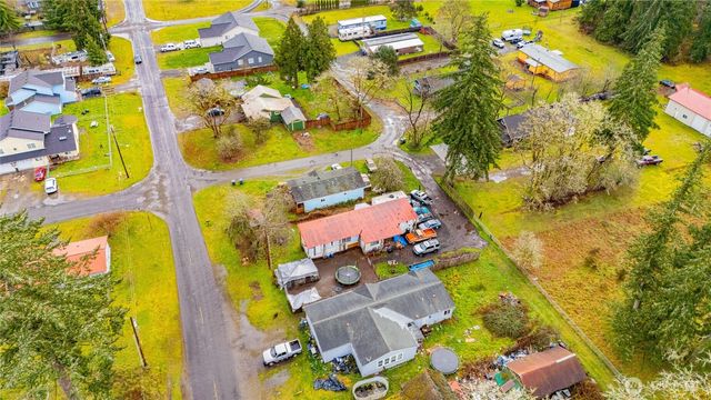 408 W Eagle Avenue, Oakville, WA 98568