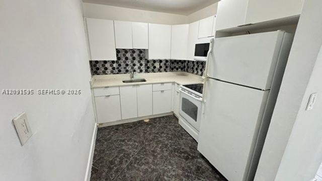 20500 NW 28th Ave, Miami Gardens, FL 33056