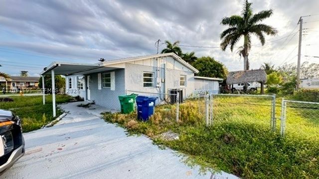20500 NW 28th Ave, Miami Gardens, FL 33056