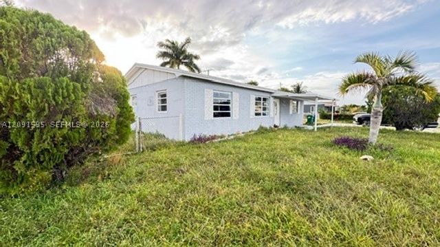 20500 NW 28th Ave, Miami Gardens, FL 33056
