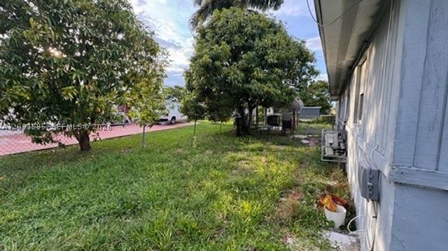 20500 NW 28th Ave, Miami Gardens, FL 33056