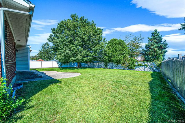 149 Burlington Avenue, Deer Park, NY 11729