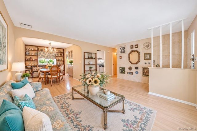 149 Burlington Avenue, Deer Park, NY 11729
