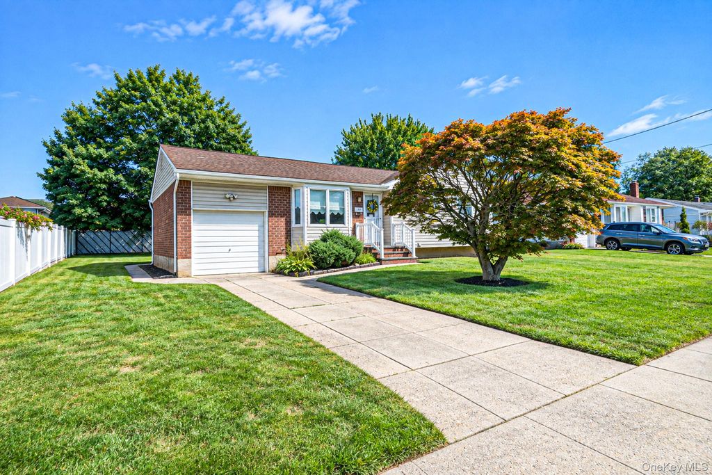149 Burlington Avenue, Deer Park, NY 11729 — photo 2