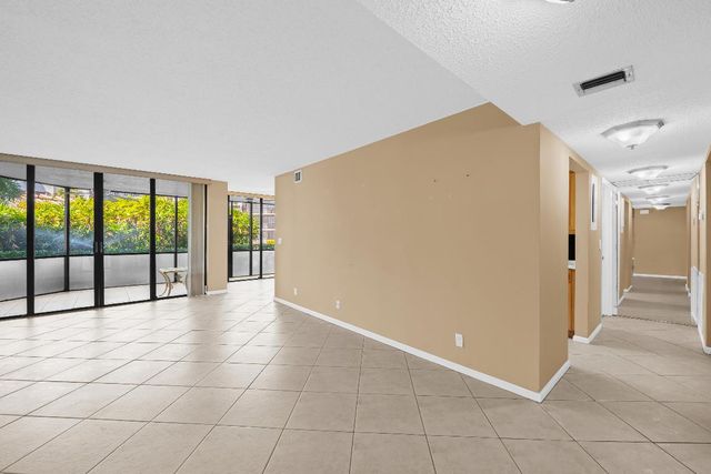 800 Jeffery Street 103, Boca Raton, FL 33487