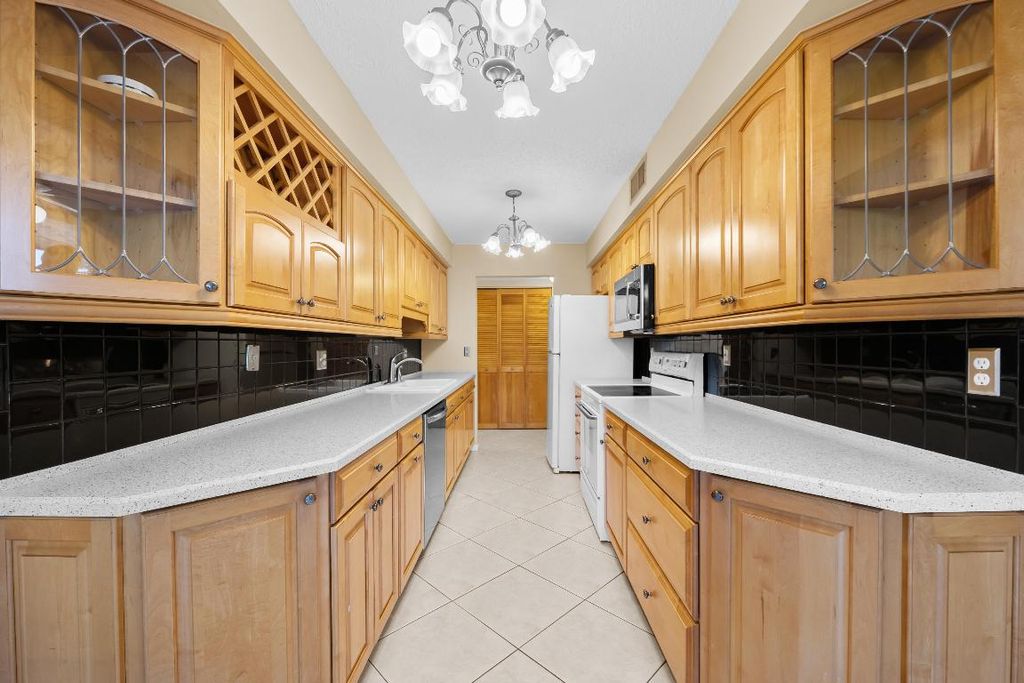 800 Jeffery Street 103, Boca Raton, FL 33487