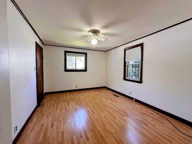 27 Flint St, Lynn, MA 01905