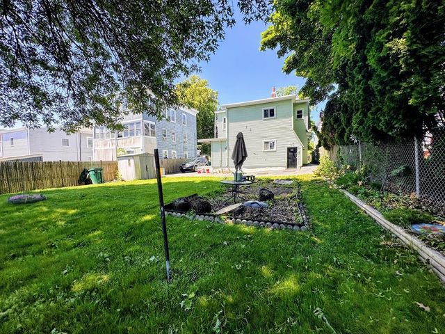 27 Flint St, Lynn, MA 01905