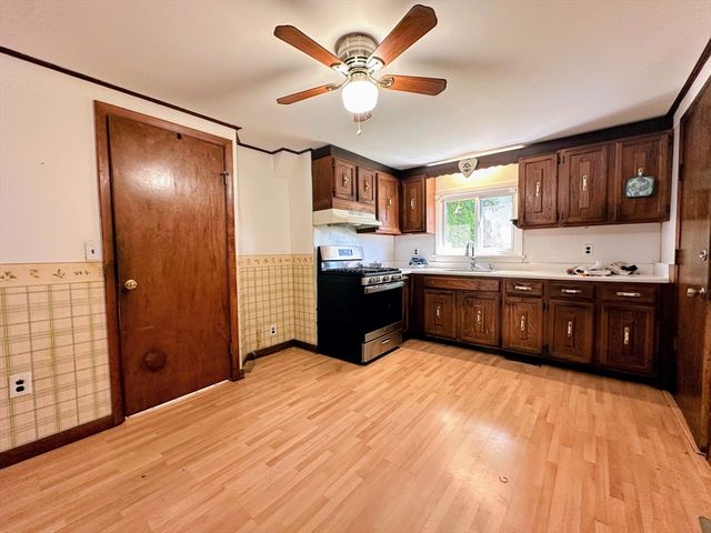 27 Flint St, Lynn, MA 01905