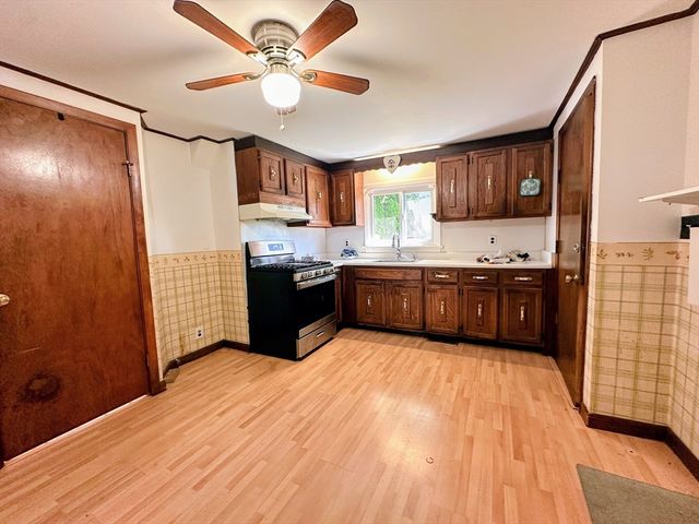 27 Flint St, Lynn, MA 01905