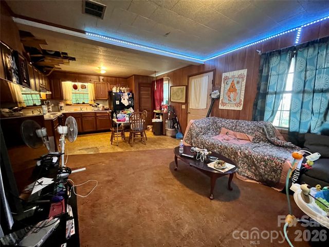 200 Osborn Knob Road, Marion, NC 28752
