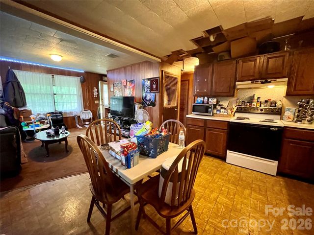 200 Osborn Knob Road, Marion, NC 28752