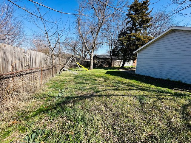 4801 Stephanie Drive, Haltom City, TX 76117