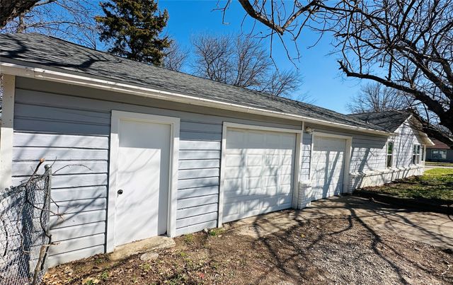 4801 Stephanie Drive, Haltom City, TX 76117