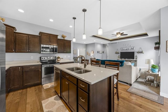 1698 Bridge Creek Ct, Marion, IA 52302