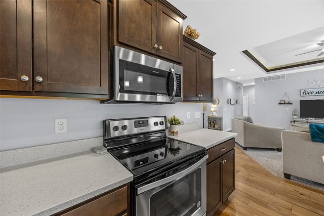 1698 Bridge Creek Ct, Marion, IA 52302