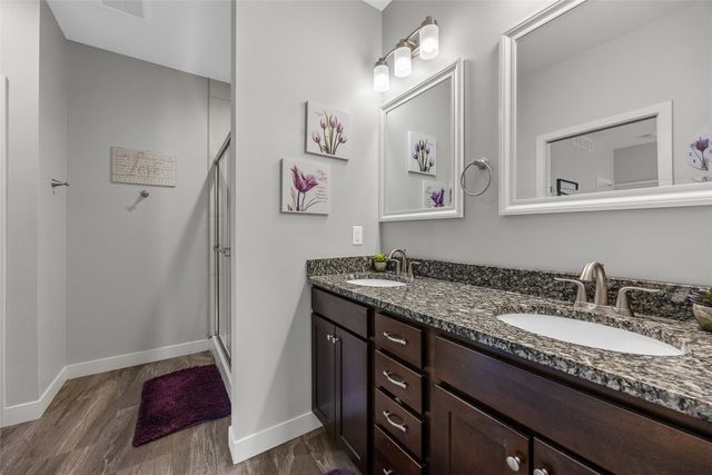 1698 Bridge Creek Ct, Marion, IA 52302