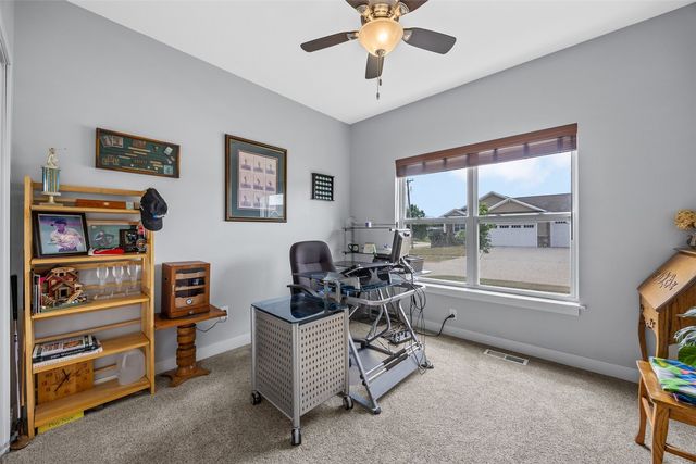 1698 Bridge Creek Ct, Marion, IA 52302
