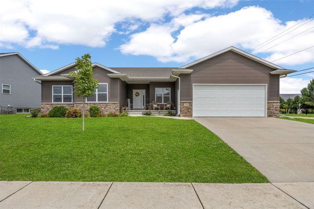 1698 Bridge Creek Ct, Marion, IA 52302