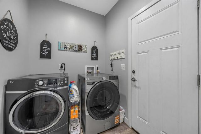 1698 Bridge Creek Ct, Marion, IA 52302