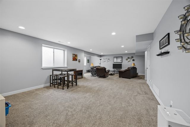 1698 Bridge Creek Ct, Marion, IA 52302
