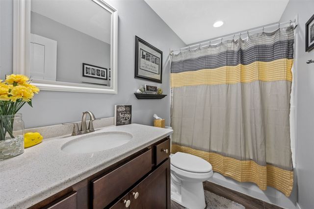 1698 Bridge Creek Ct, Marion, IA 52302
