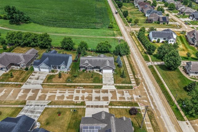 1698 Bridge Creek Ct, Marion, IA 52302
