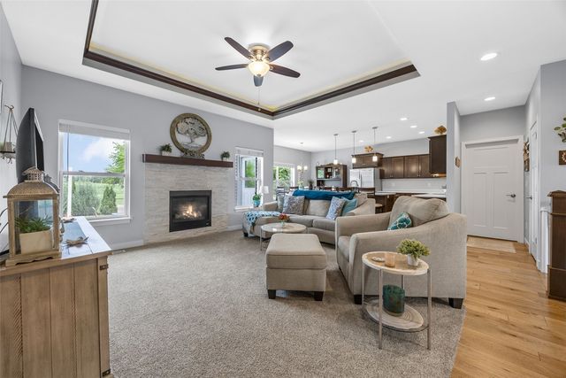 1698 Bridge Creek Ct, Marion, IA 52302