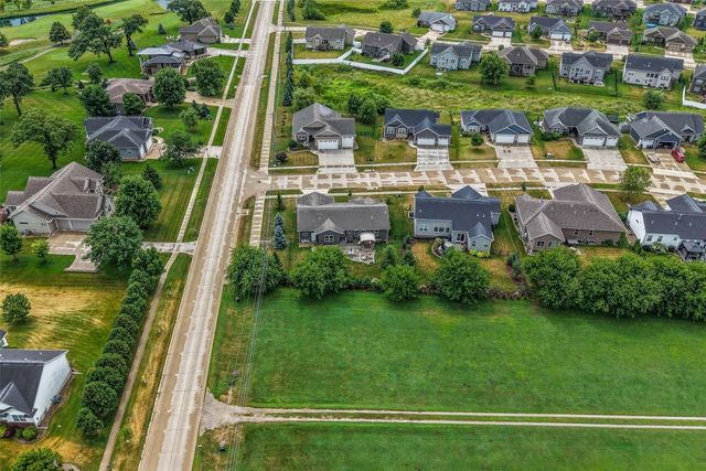 1698 Bridge Creek Ct, Marion, IA 52302