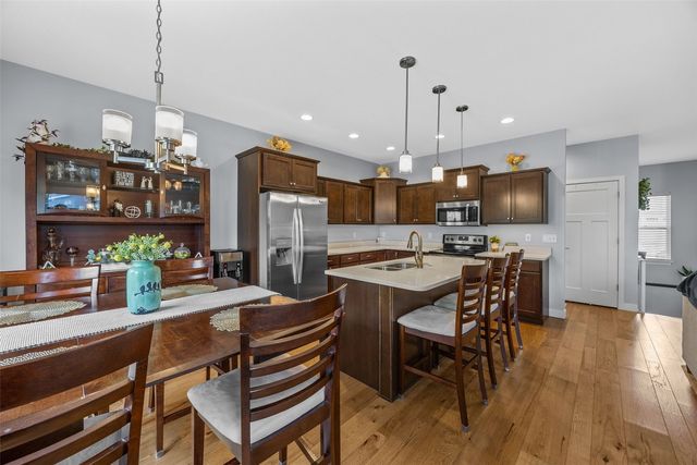 1698 Bridge Creek Ct, Marion, IA 52302
