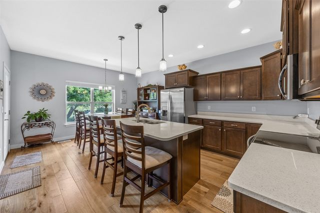 1698 Bridge Creek Ct, Marion, IA 52302