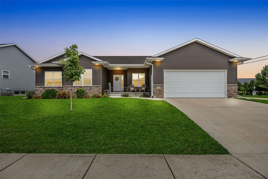 1698 Bridge Creek Ct, Marion, IA 52302