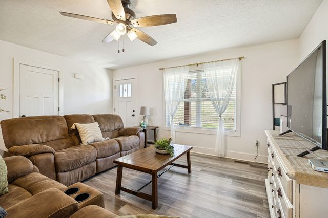 205 Dalton Hollow Rd, Hartsville, TN 37074