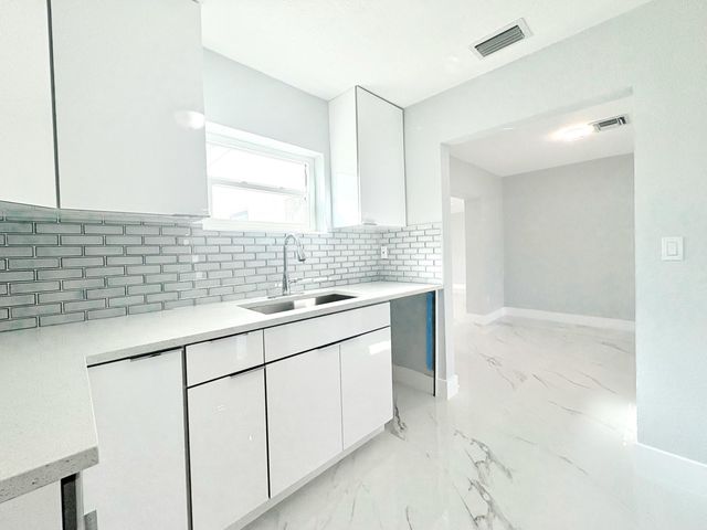 2890 Marbill Road, West Palm Beach, FL 33406