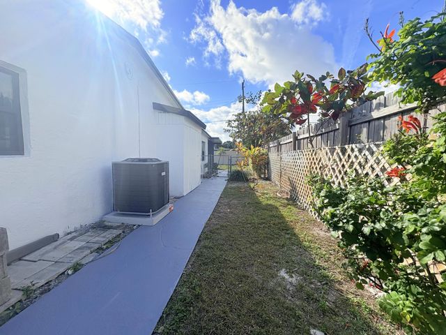 2890 Marbill Road, West Palm Beach, FL 33406